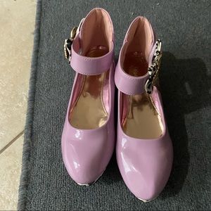 Nie kids shoes like new great shape really so beautiful color pink purple